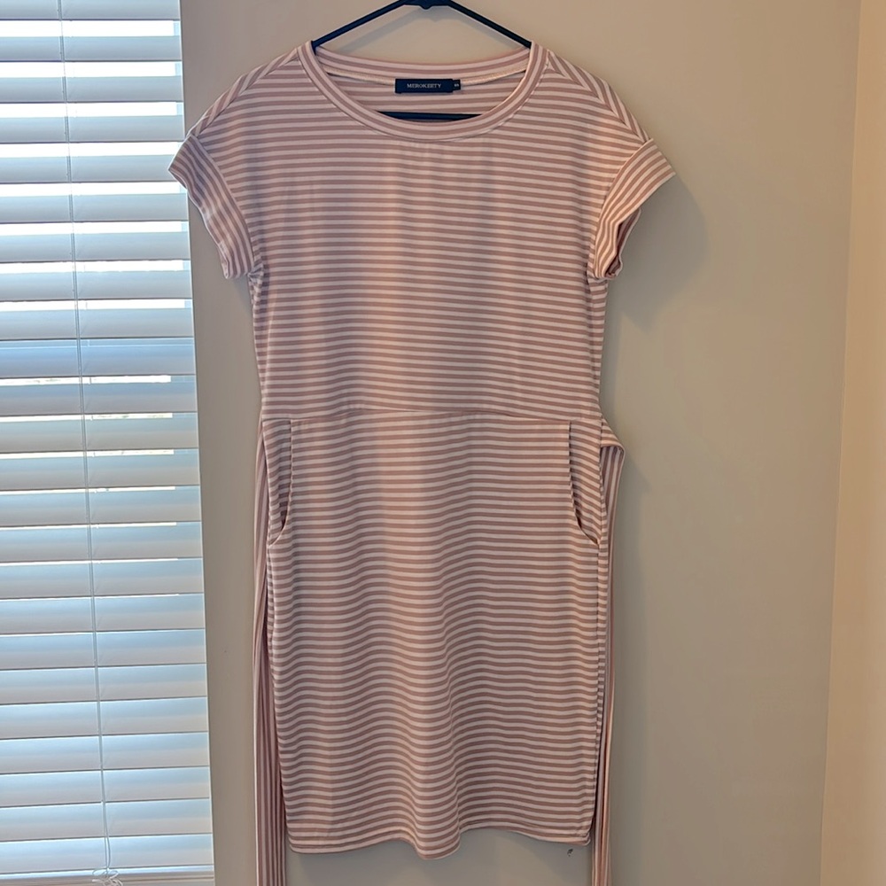 Brand merokeety size small. Pink and white striped